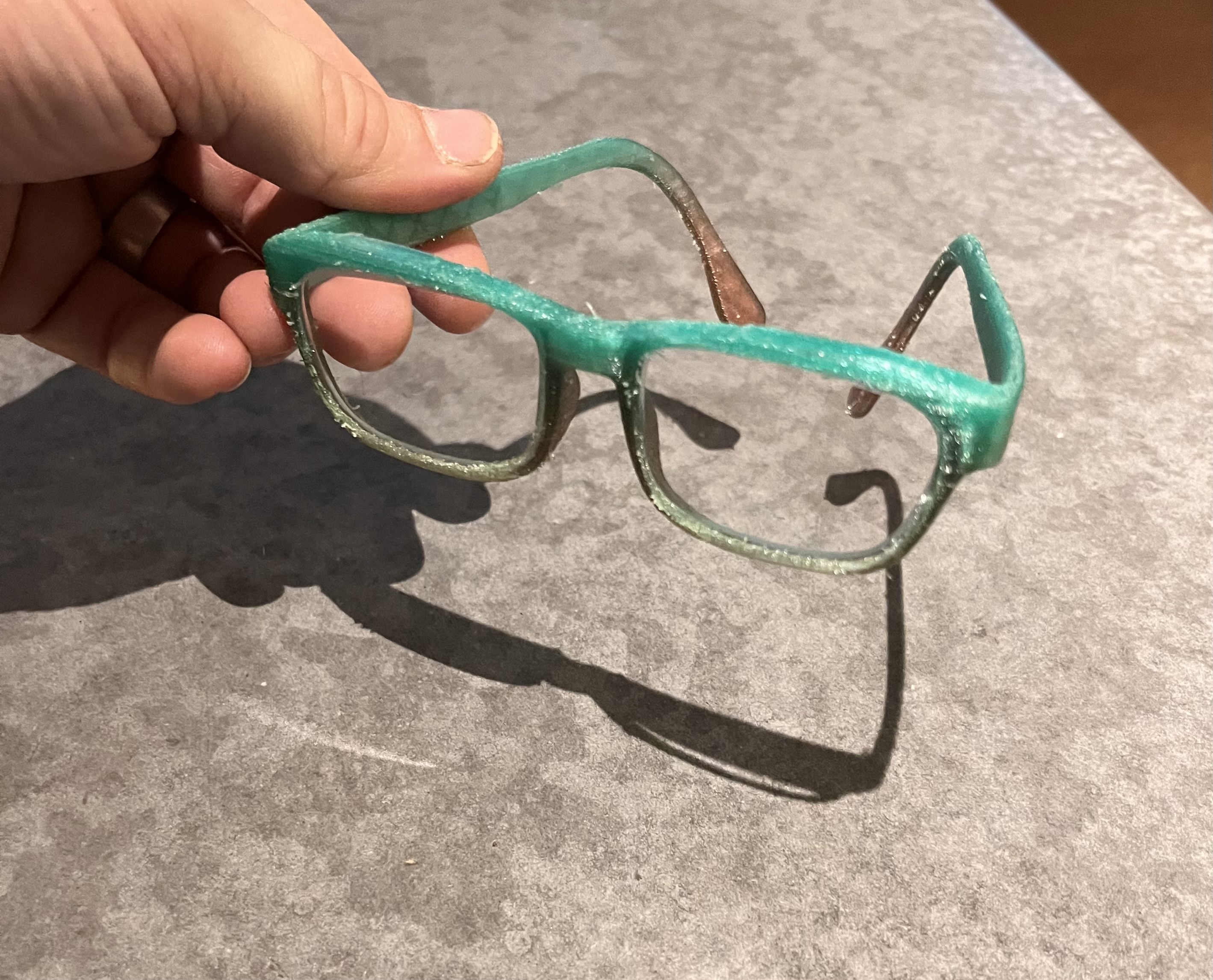 Flexibla 3D-printade glasögonbågar för barn